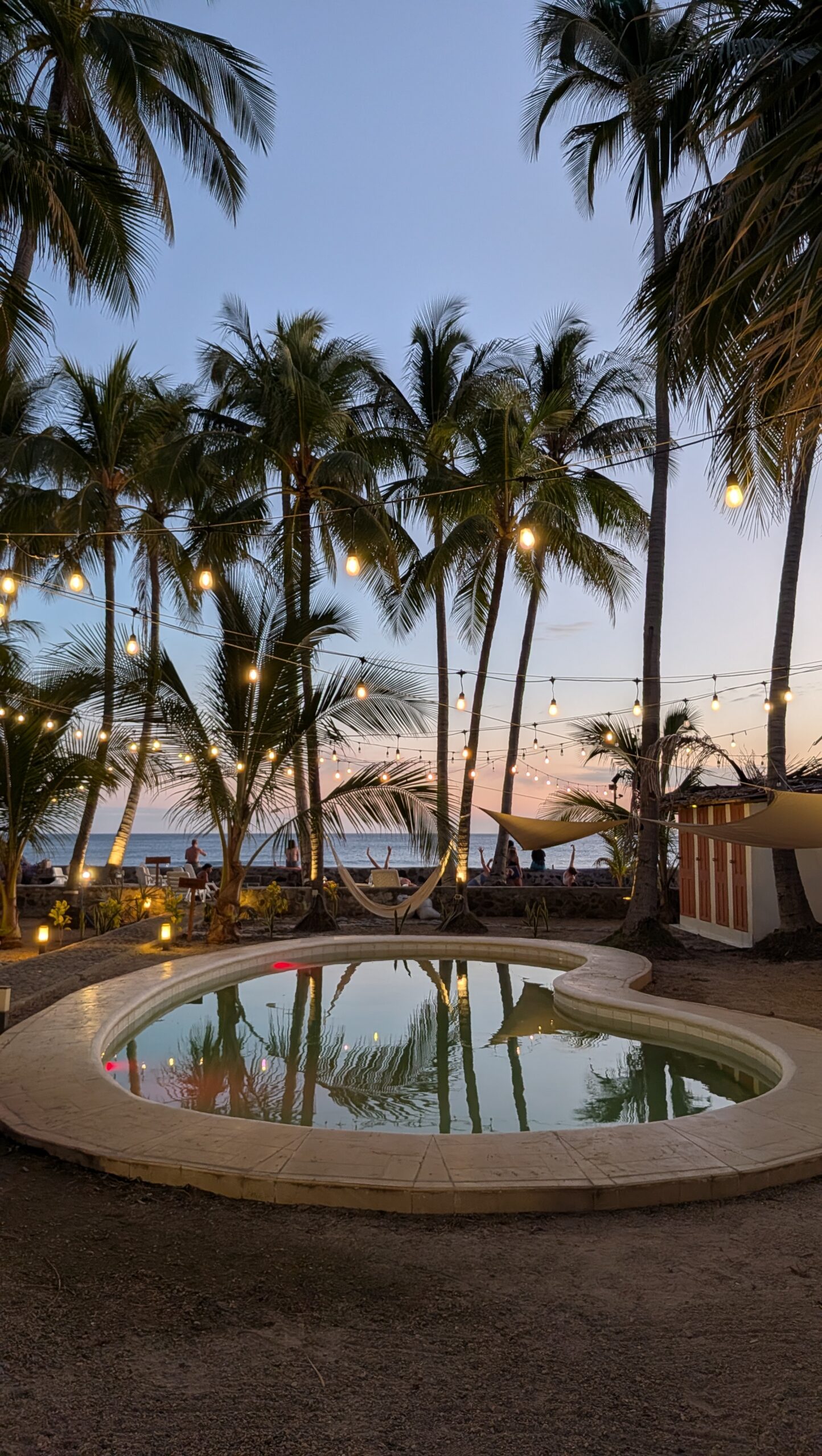 Hammocks, ceviche and surf in El Tunco
